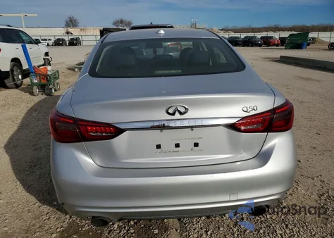 2018 Infiniti Q50 Luxe z USA, uszkodzony, nr VIN JN1EV7AP7JM357314